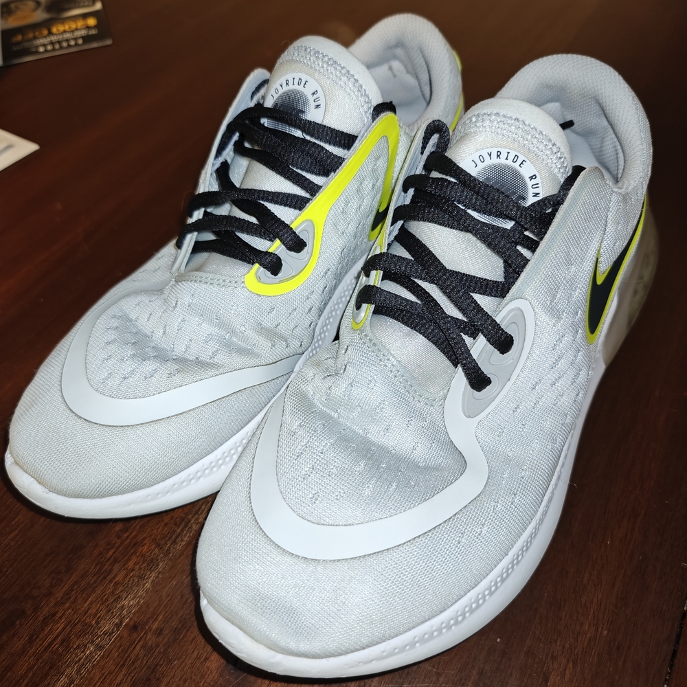 Nike Joyride Run - Volt Size 8.5